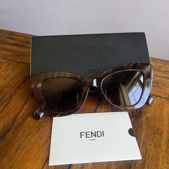 Fendi F Is Fendi FF 0327 086 IR Cat-Eye Sunglasses Dark Havana Fendi Print 52mm - Picture 1 of 6